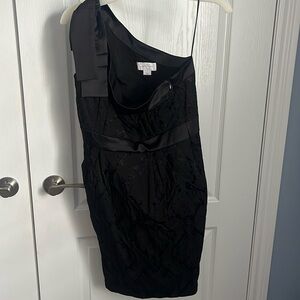 One shoulder black women’s dress